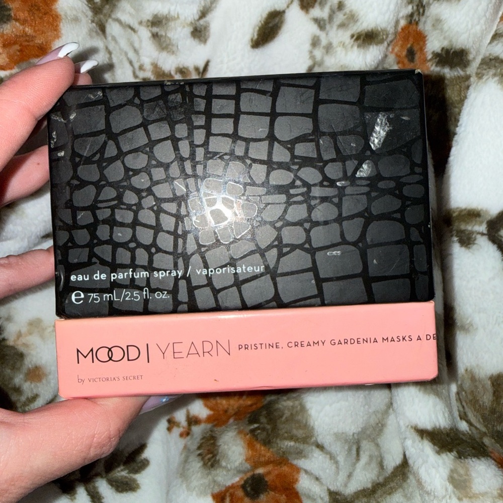 Y2K vintage Victoria's Secret Mood | Yearn Black & Pink Box